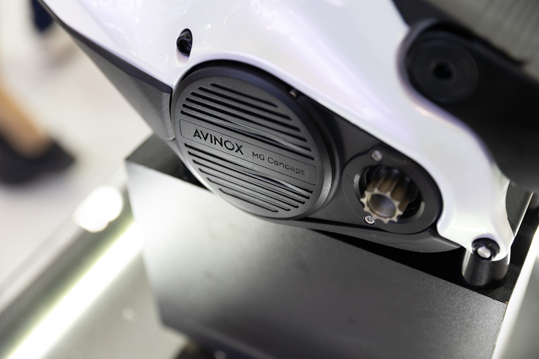 „Bosch“ debiutuoja „Hub Line Motor“, „Avinox“ demonstruoja variklio ir pavarų dėžės koncepciją „Eurobike“, „Canyon“ ir „Gazelle“ išleidžia naujus miesto elektroninius dviračius